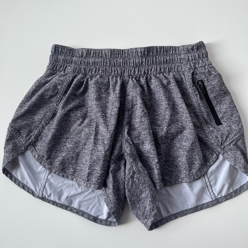 Lululemon Tracker Low-Rise Lined Short 4”: Like New!